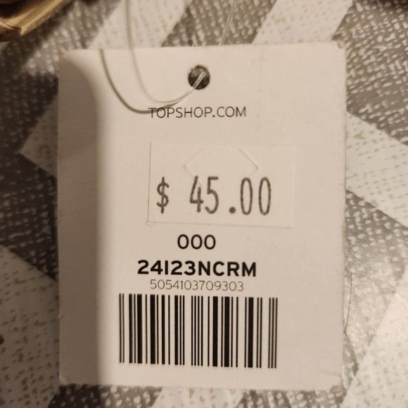 Fluffy Pouch - Picture 4 of 4